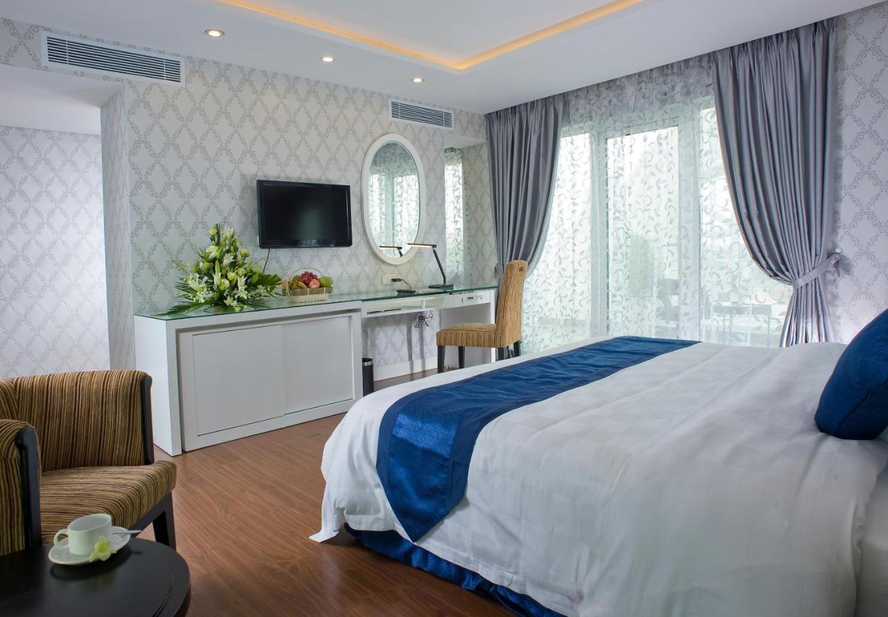 Victor Gallery & Hà Nội