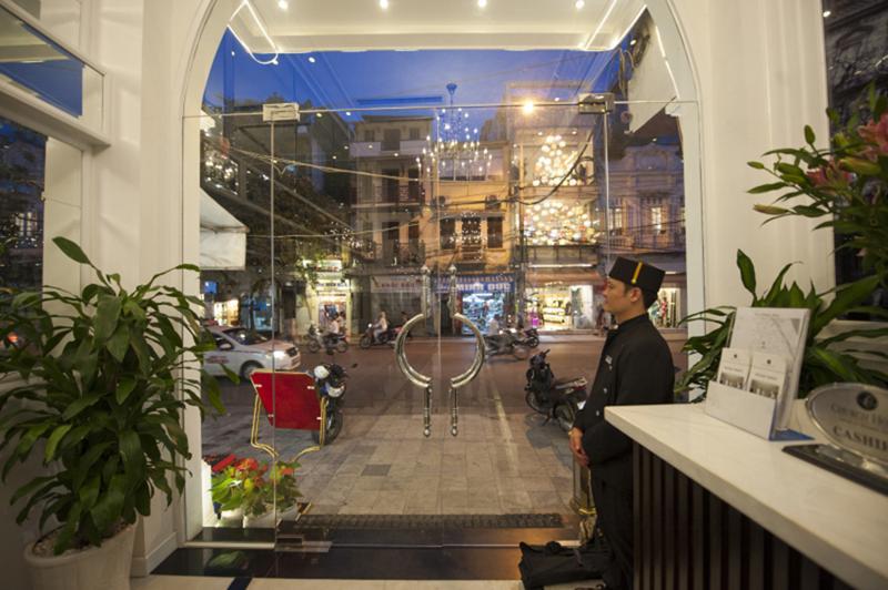 Khách sạn Victor Gallery & 4*
